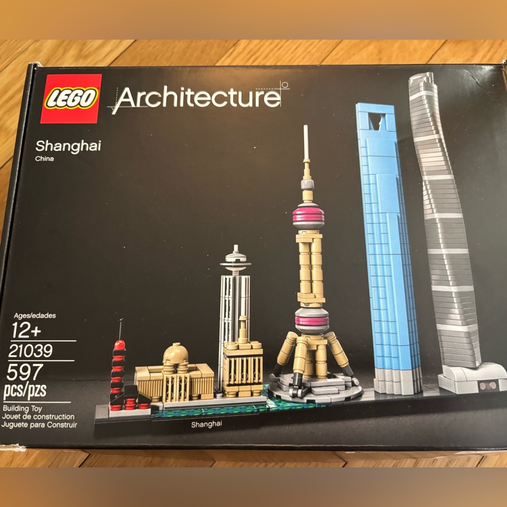 LEGO Architecture Shanghai Skyline Set